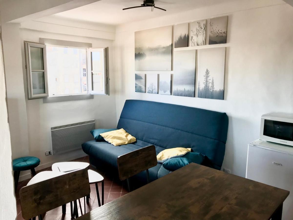 Appartement De Charme Au Coeur De 그하쓰 외부 사진