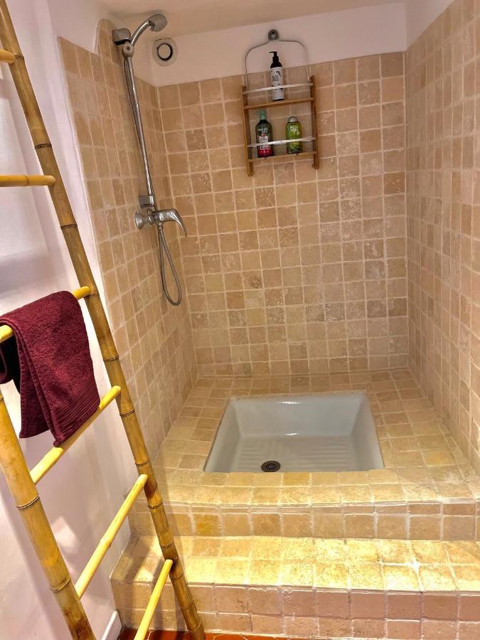 Appartement De Charme Au Coeur De 그하쓰 외부 사진